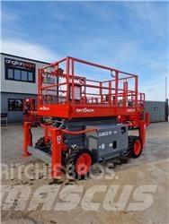 SkyJack SJ 6832 RT 가위형 리프트