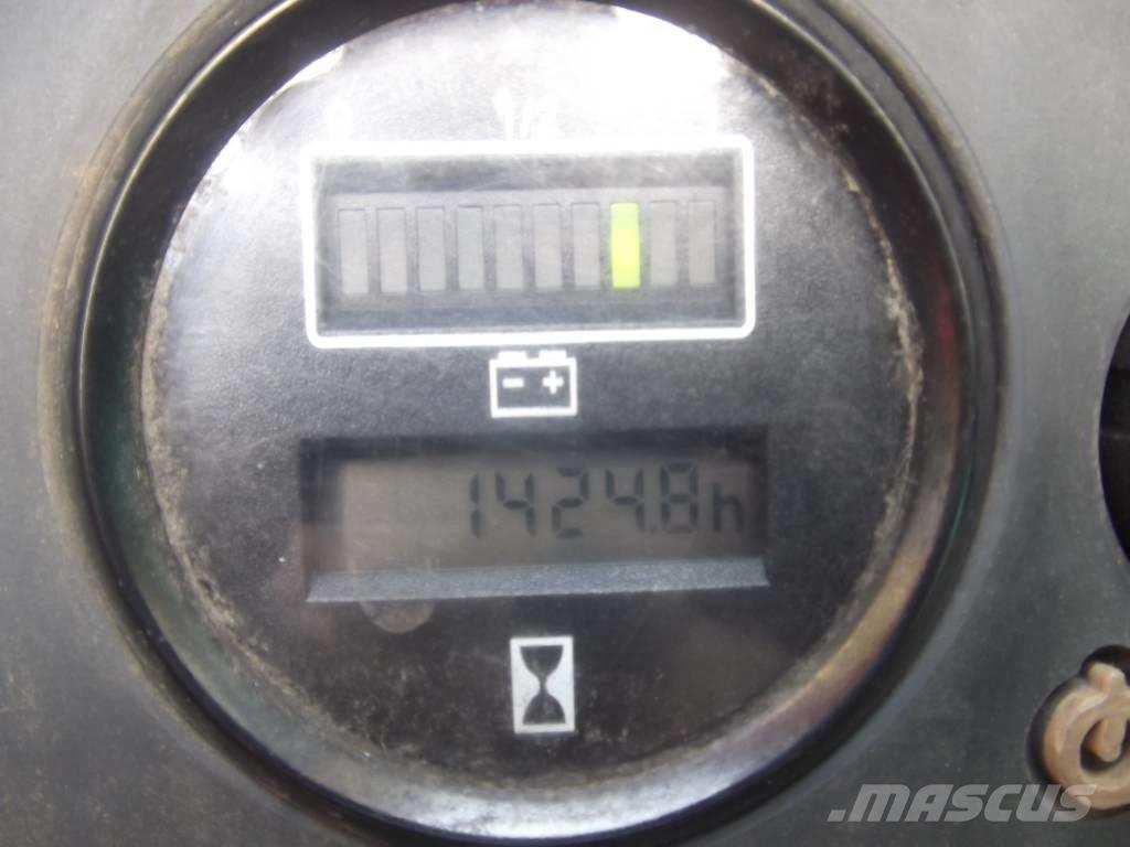 Linde L 12 V-2336 보행식 리치 지게차