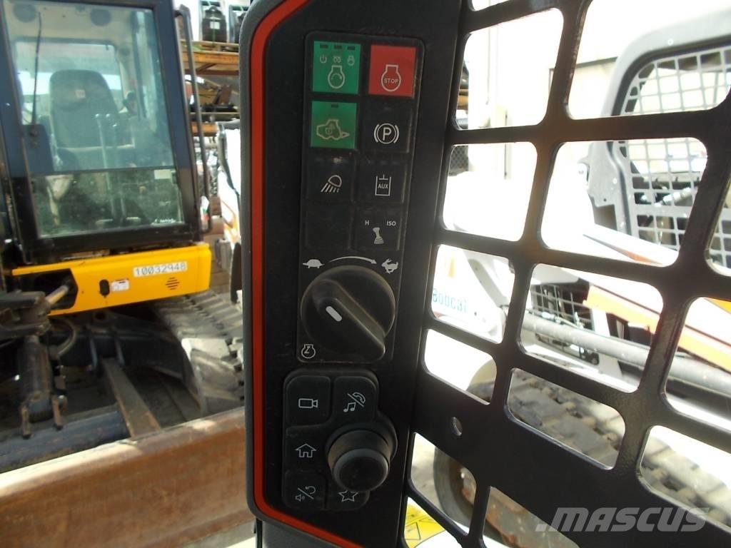 Bobcat T62  스키드로더