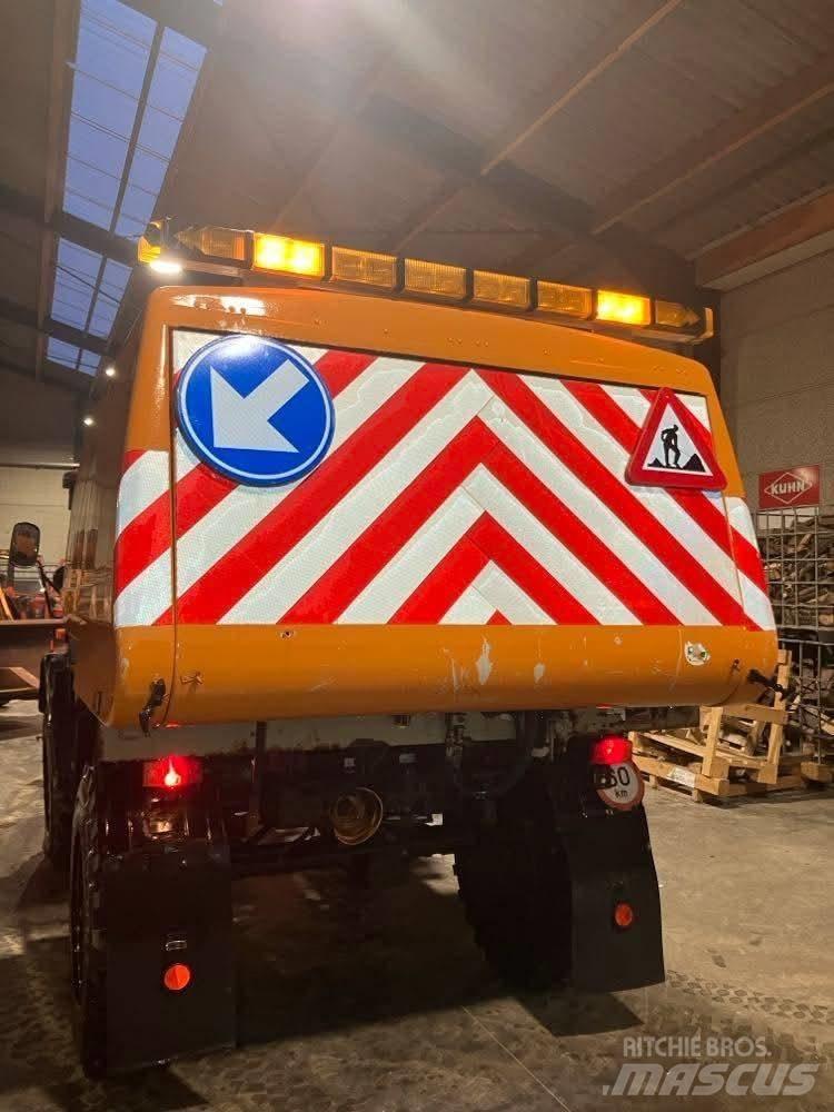 Mercedes-Benz unimog 도로 청소차