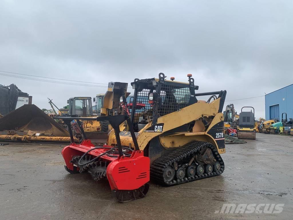 CAT 257 B  스키드로더