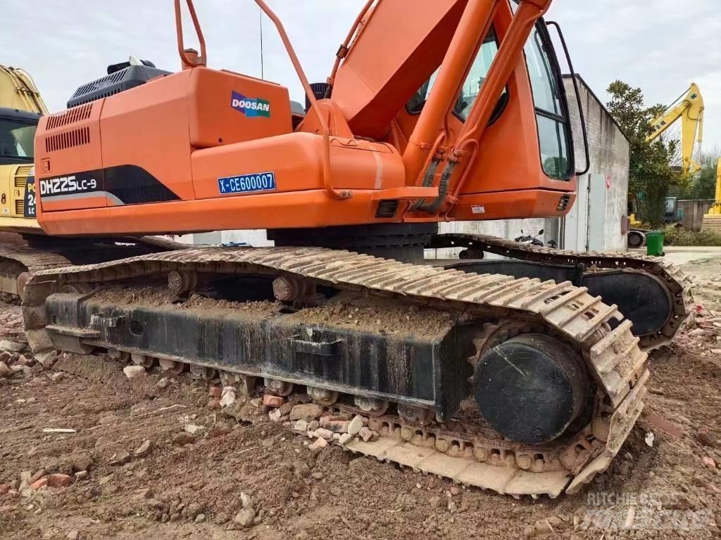 Doosan DX 225LC-9C 대형 굴삭기 29톤 이상
