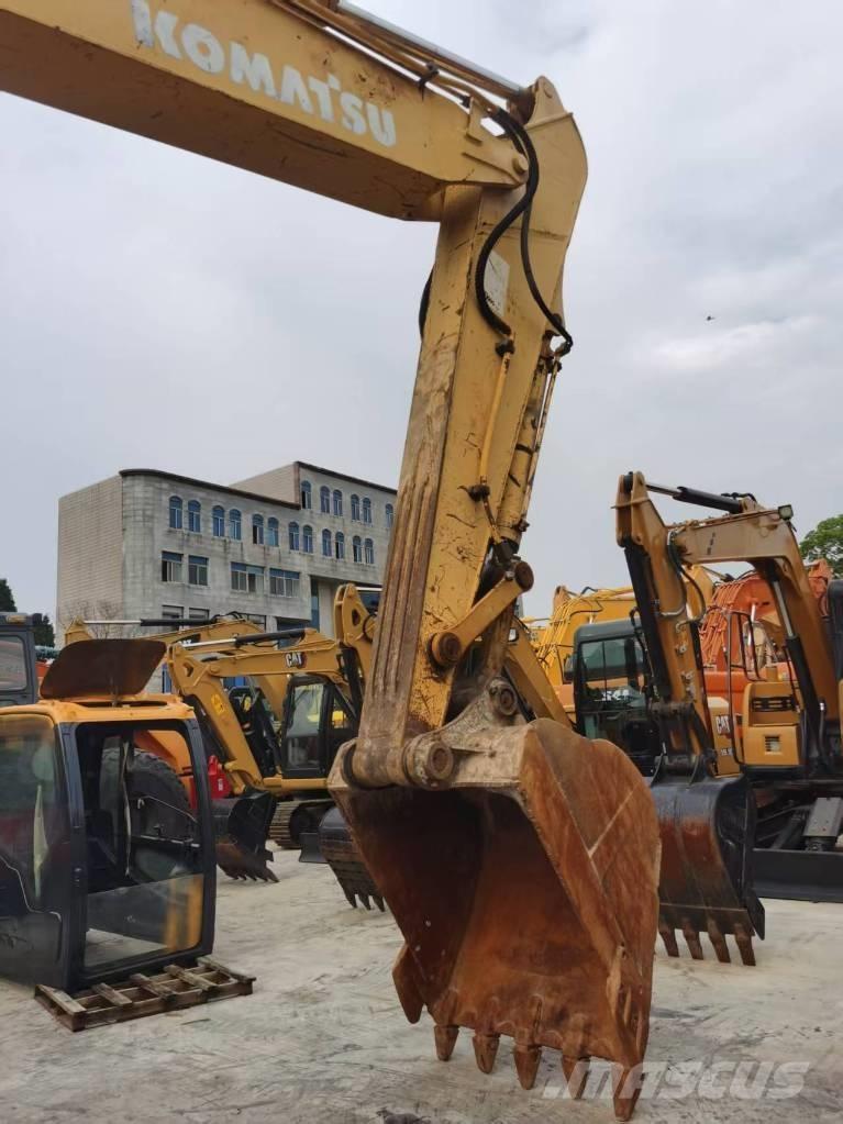 Komatsu PC 220-7 대형 굴삭기 29톤 이상