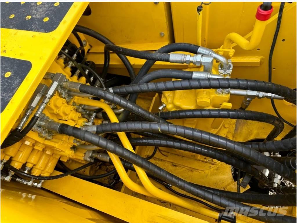 Komatsu 200 대형 굴삭기 29톤 이상