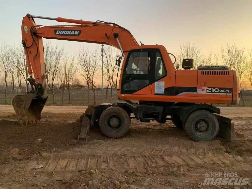 Doosan DH 210 W-7  휠 굴삭기