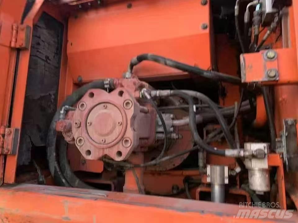 Doosan DH 210 W-7  휠 굴삭기