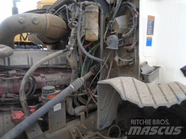 Mack CXU 613 트랙터 유닛