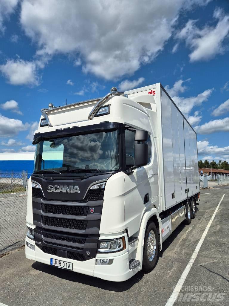 Scania R 590 탑차 트럭