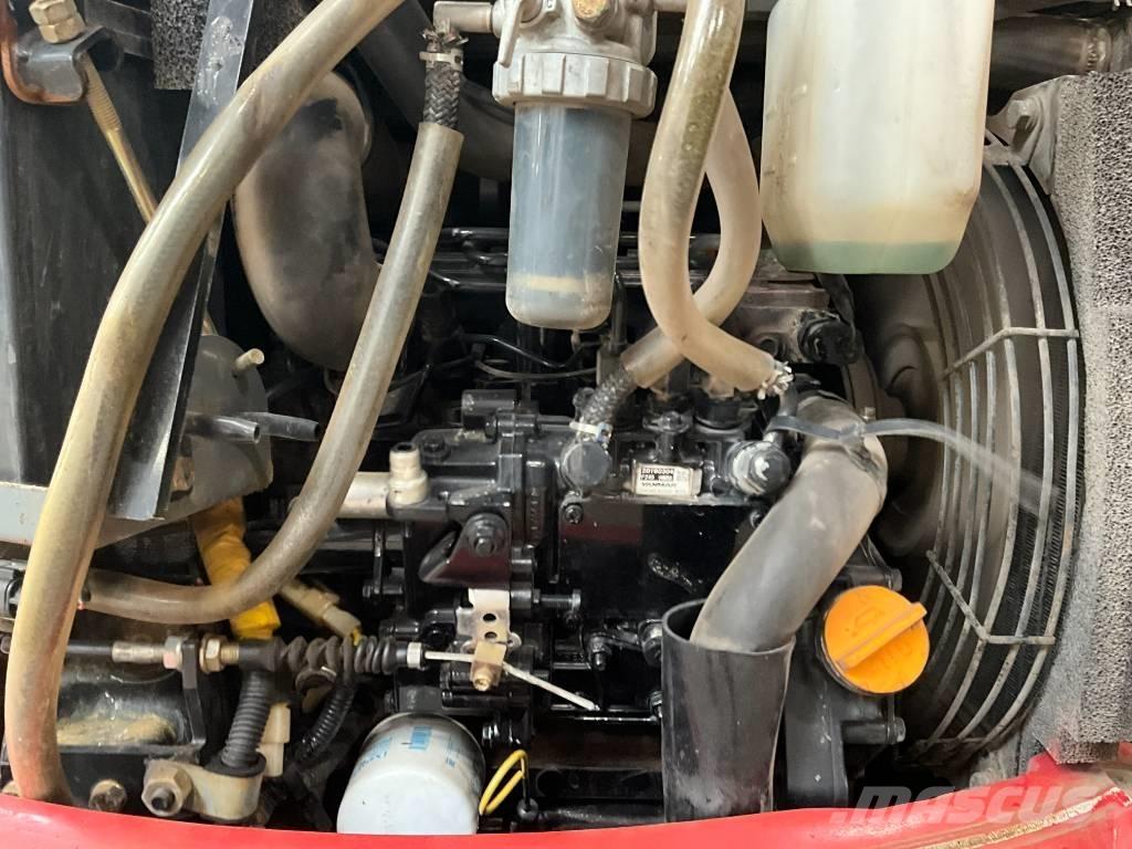 Takeuchi TB 215 R 소형 굴삭기 7톤 미만