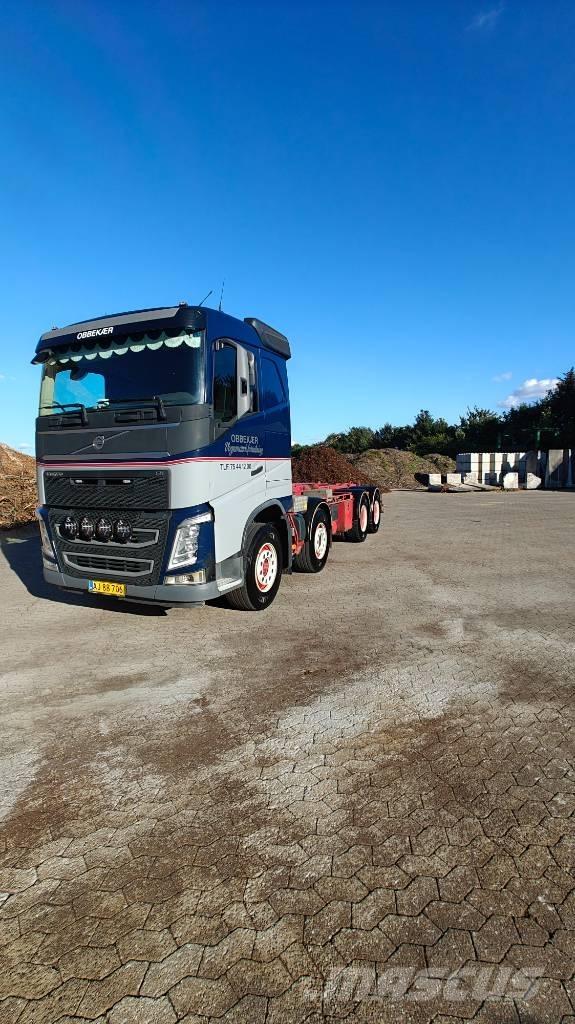Volvo FH 500 8x4 훅 리프트 트럭