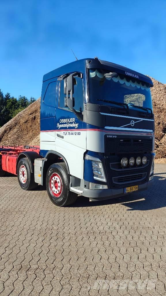 Volvo FH 500 8x4 훅 리프트 트럭