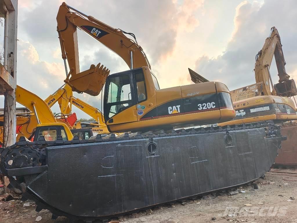 CAT 320 C 수륙양용 굴삭기
