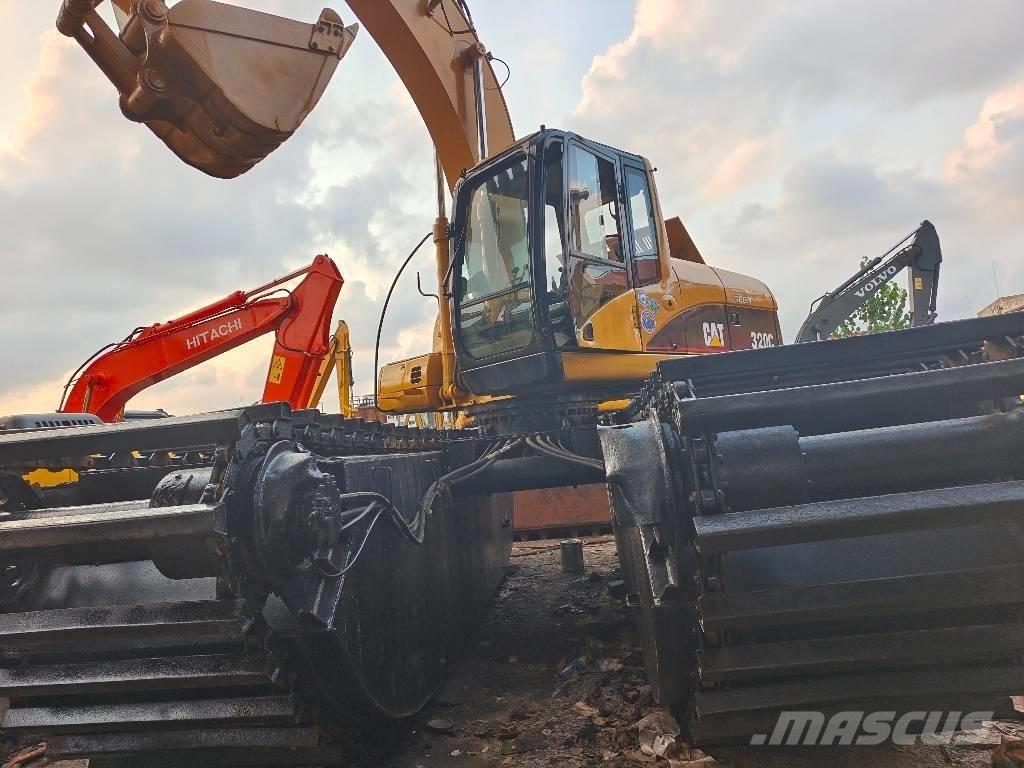 CAT 320 C 수륙양용 굴삭기