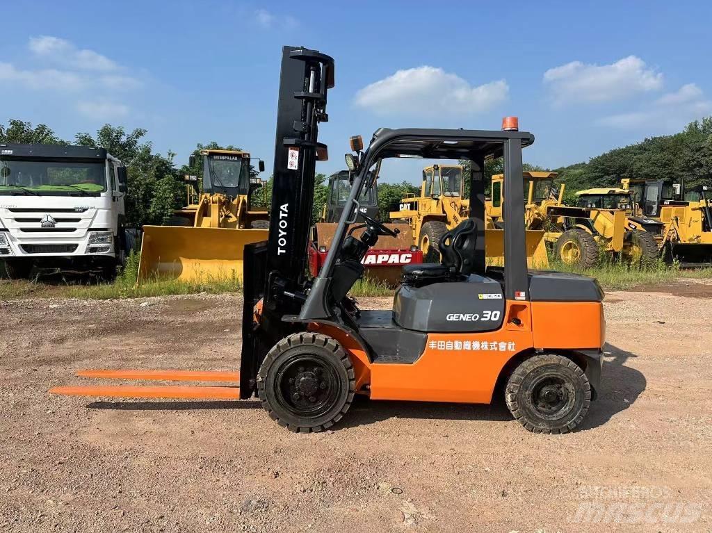 Toyota 30 Forklift 디젤 지게차