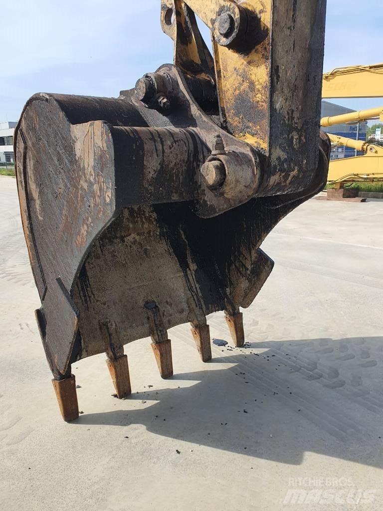 CAT M 318  휠 굴삭기