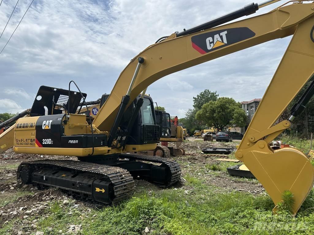 CAT 320 D 대형 굴삭기 29톤 이상
