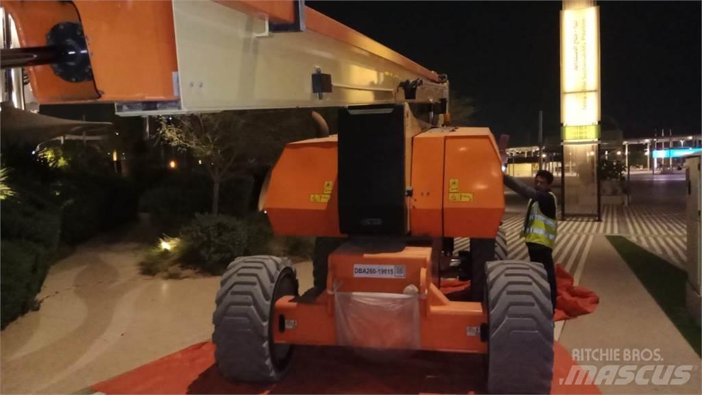 JLG 800AJ 관절형 전동이동 리프트
