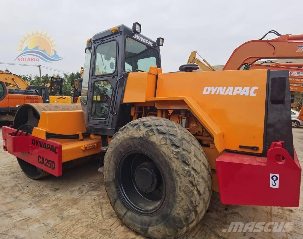 Dynapac CA 25 D 싱글 드럼 롤러