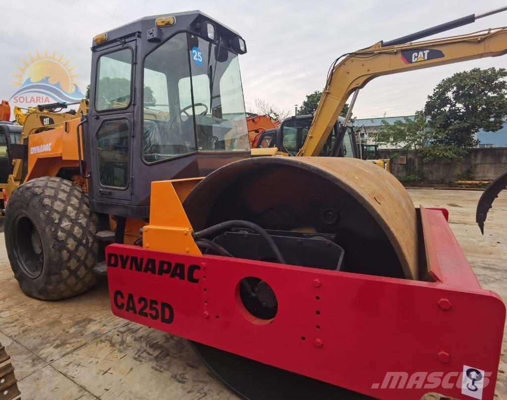 Dynapac CA 25 D 싱글 드럼 롤러