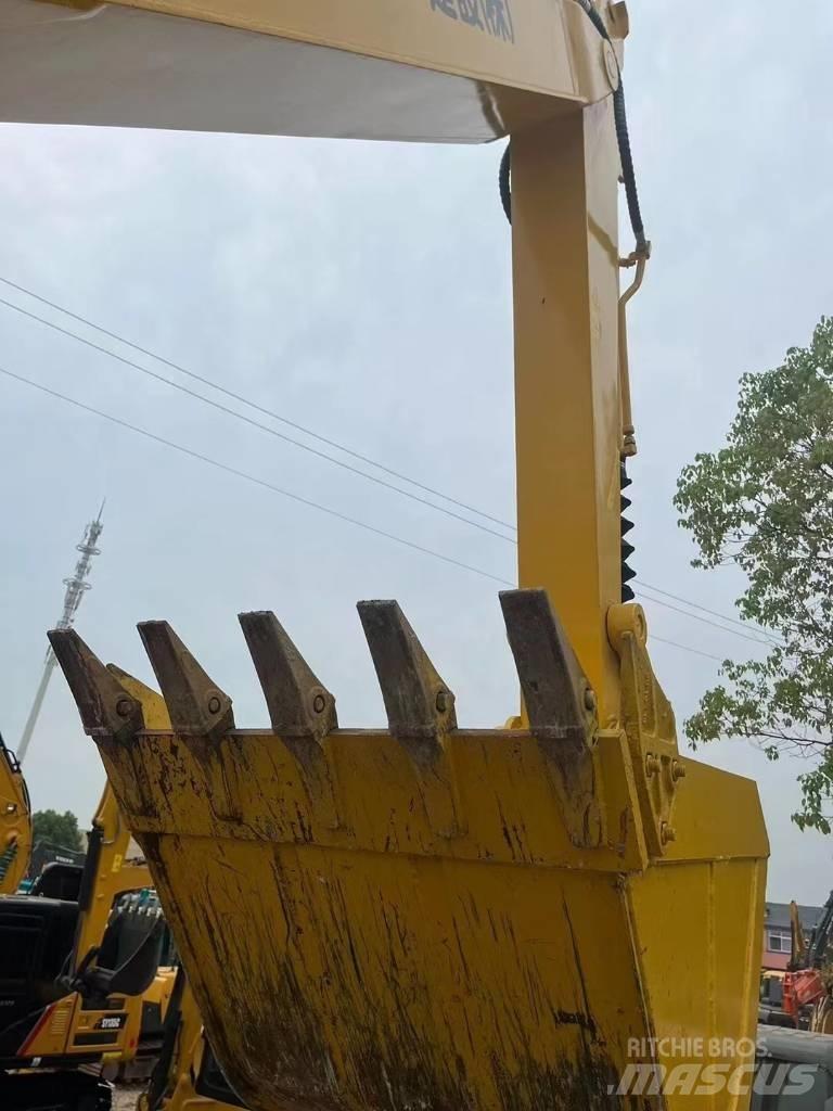 Komatsu PC70-8 대형 굴삭기 29톤 이상
