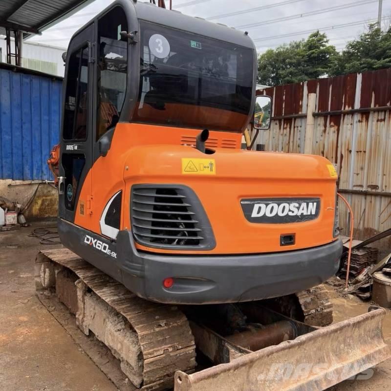 Doosan 60-9c 대형 굴삭기 29톤 이상