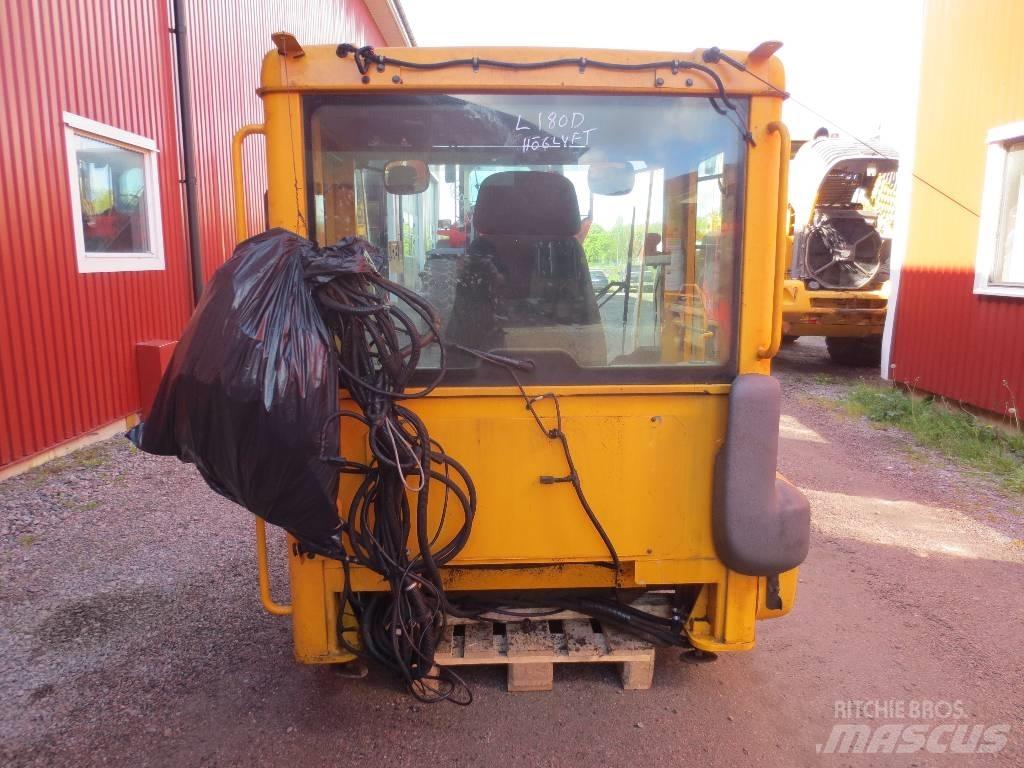 Volvo L 180 D 캐빈 및 인테리어