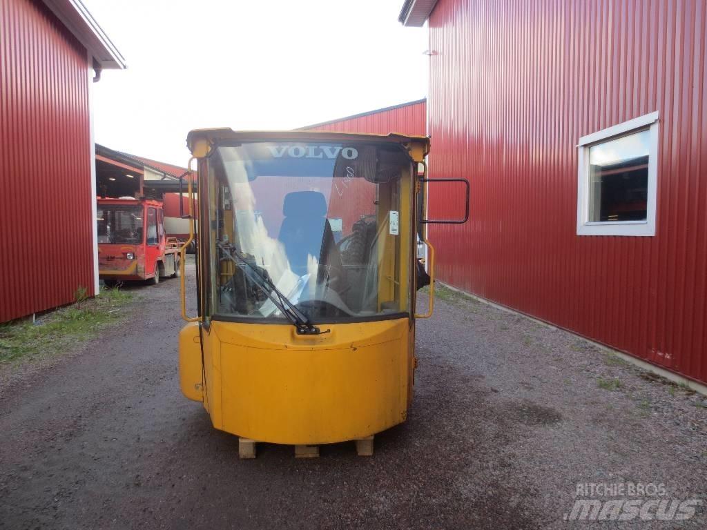 Volvo L 180 D 캐빈 및 인테리어