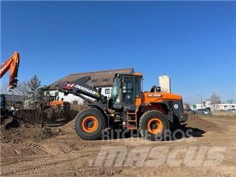 Doosan DL 220  휠로우더