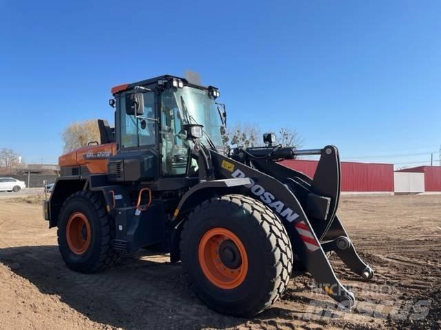 Doosan DL 220  휠로우더