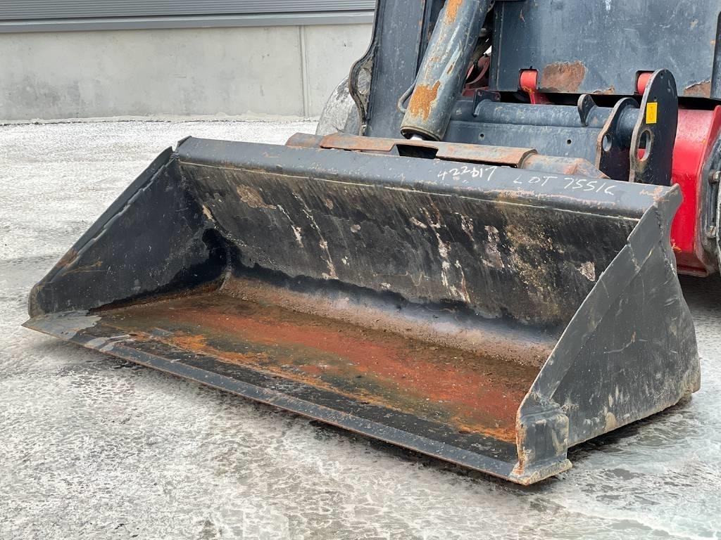 JCB R260  스키드로더