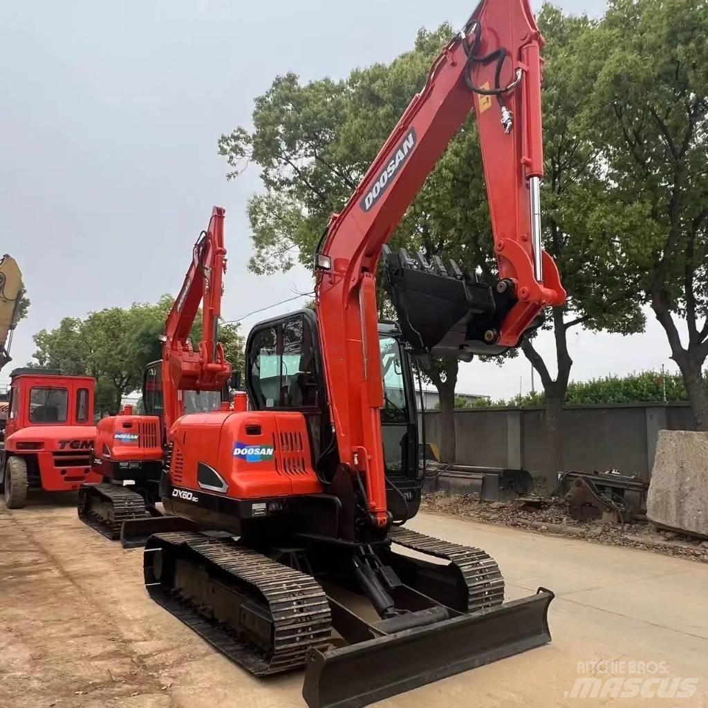 Doosan DX 60-9C 소형 굴삭기 7톤 미만