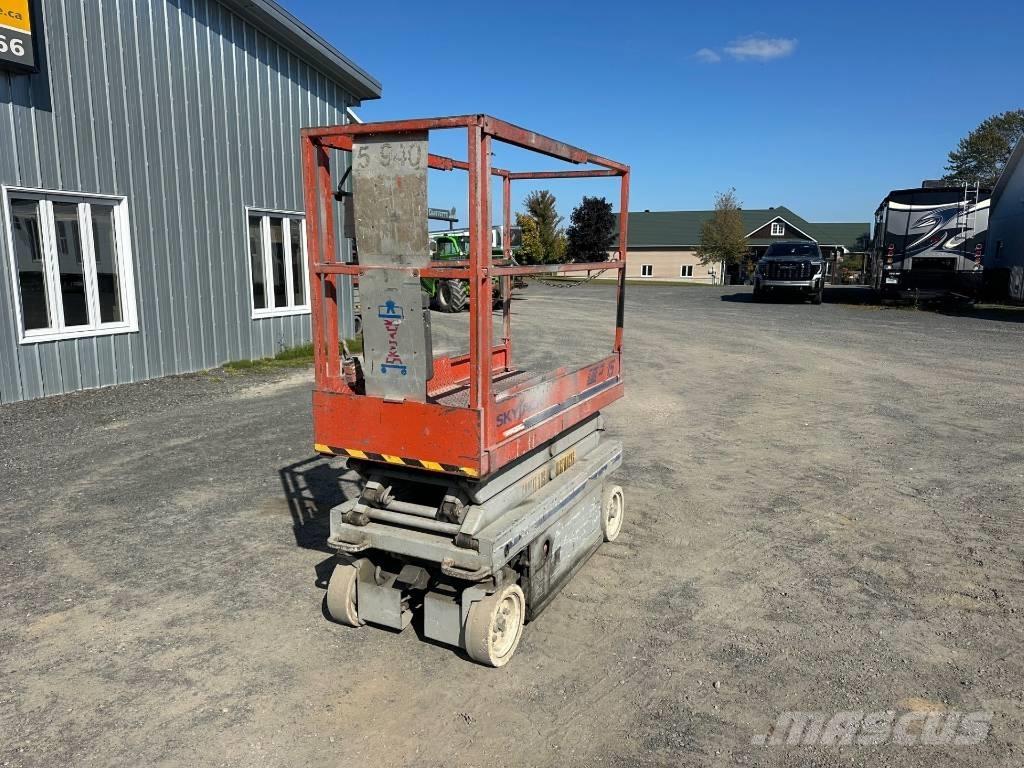 SkyJack SJ III 3015 가위형 리프트