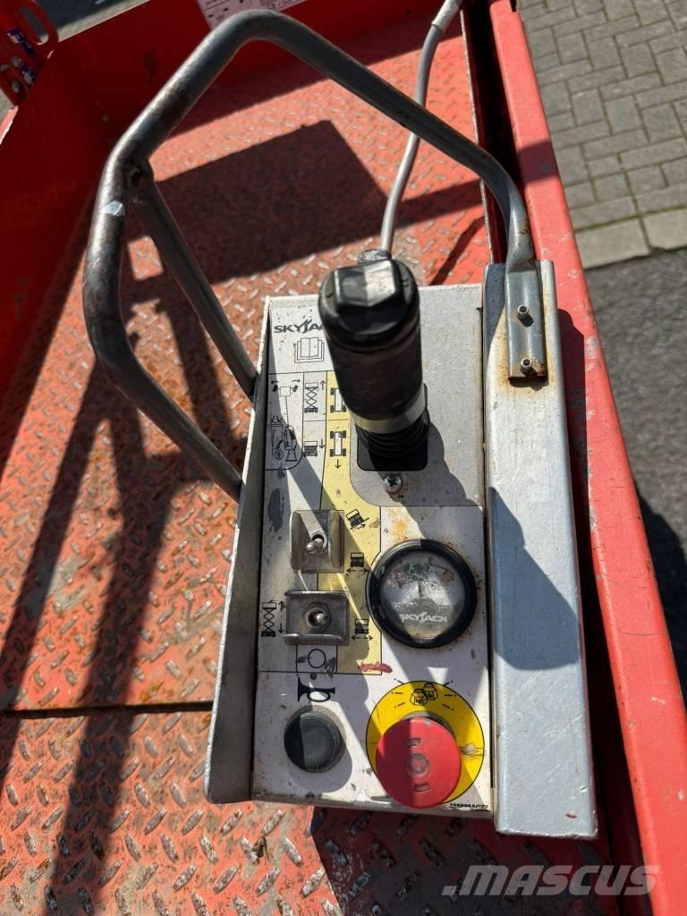 SkyJack SJ 3219 가위형 리프트