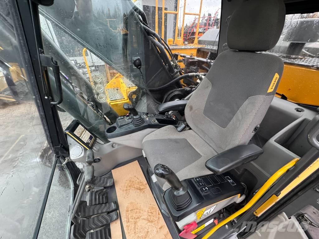 Volvo EC 300 E 대형 굴삭기 29톤 이상