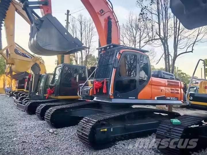 Doosan DX 300 LC 대형 굴삭기 29톤 이상