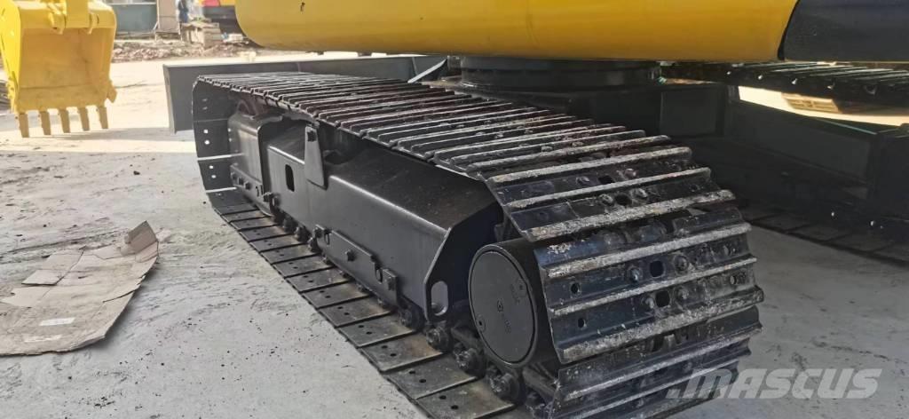 Komatsu 56-7 대형 굴삭기 29톤 이상