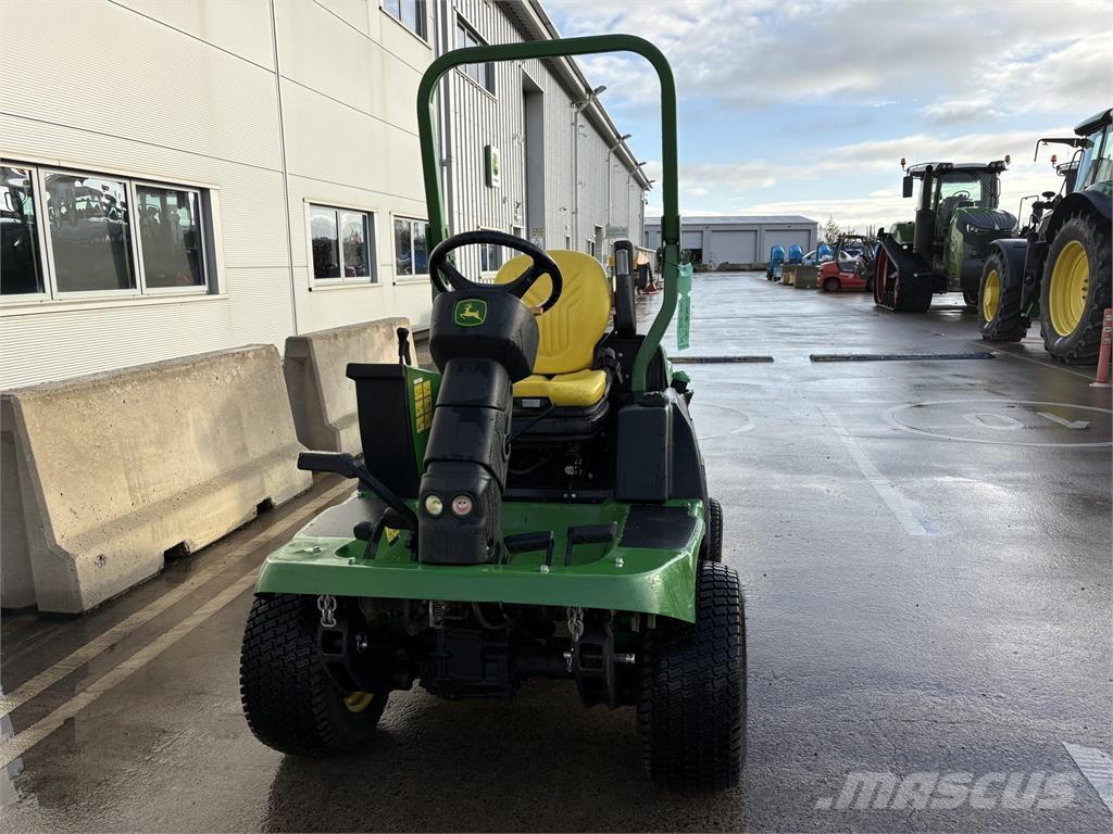 John Deere 1570 탑승형 잔디깎기