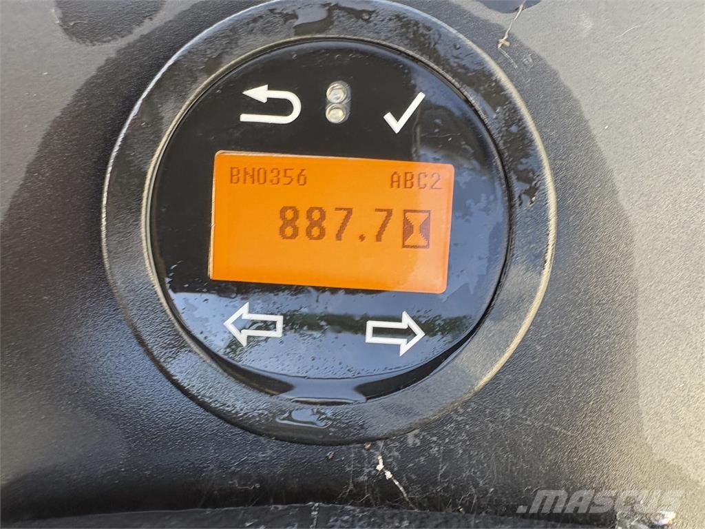 John Deere 1570 탑승형 잔디깎기