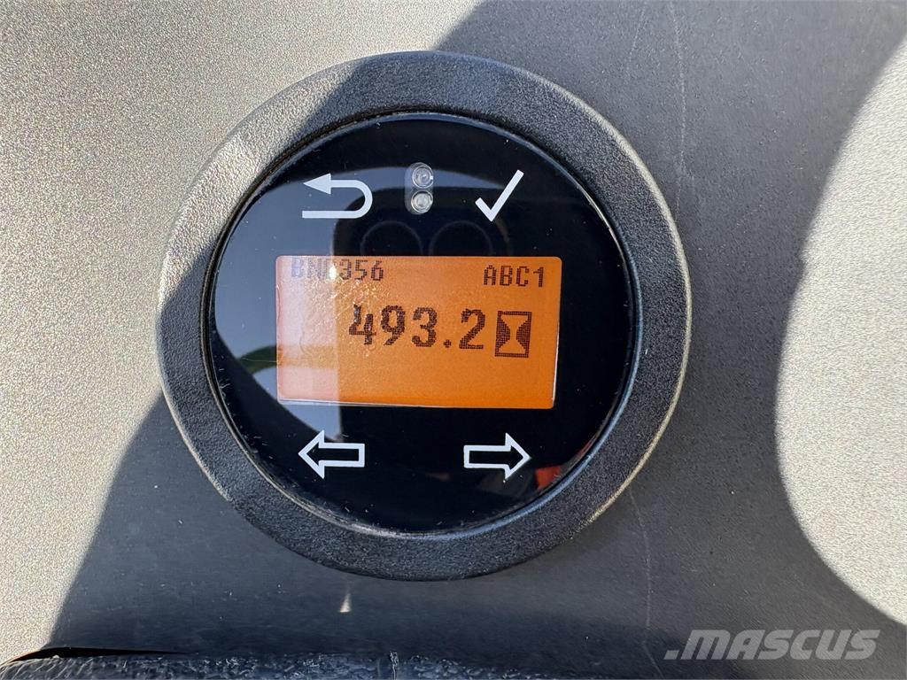 John Deere 1570 탑승형 잔디깎기