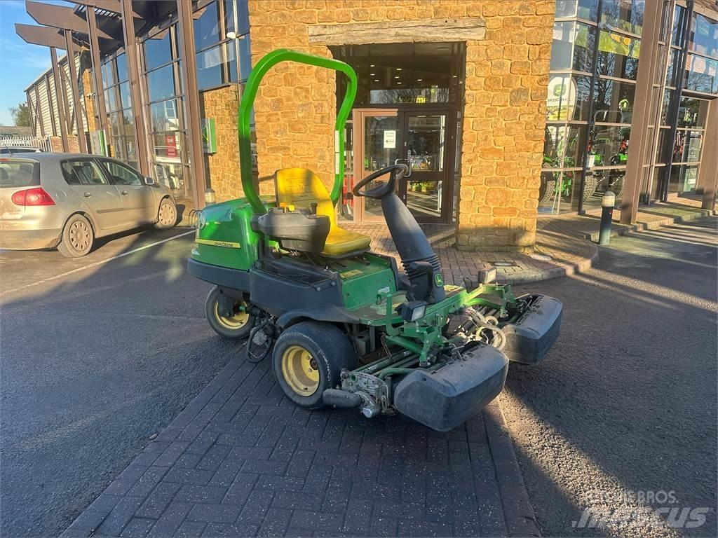 John Deere 2500EH 밀면서 전진하는 잔디깎기