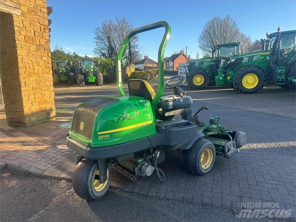 John Deere 2500EH 밀면서 전진하는 잔디깎기