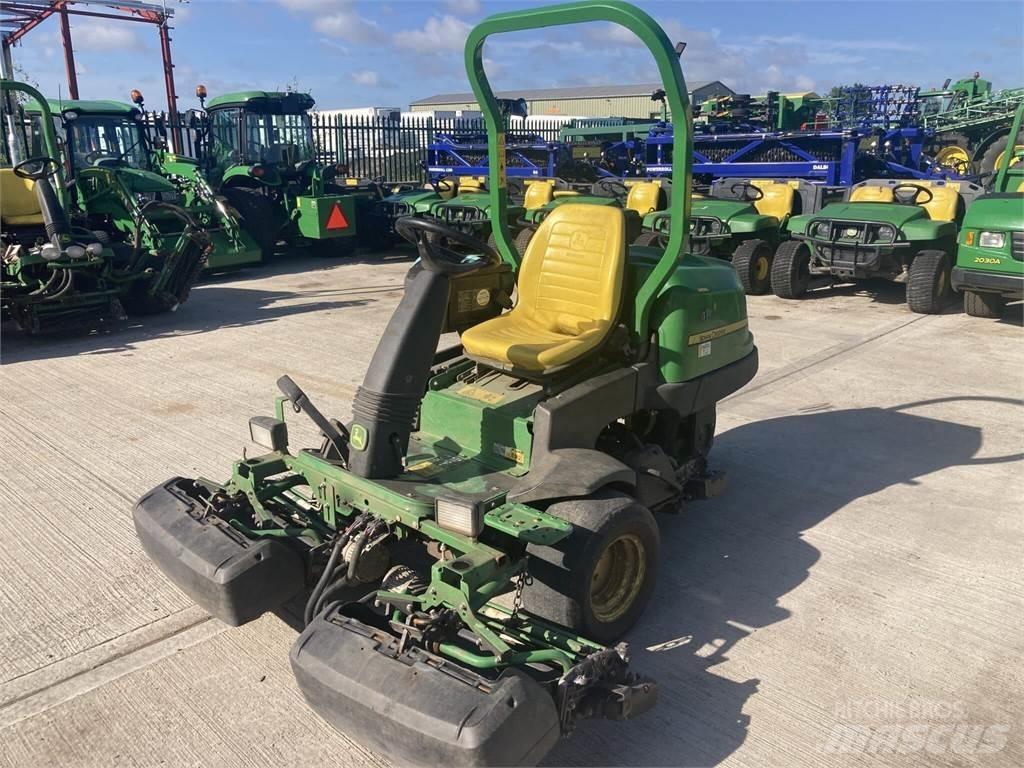 John Deere 2500EH 밀면서 전진하는 잔디깎기