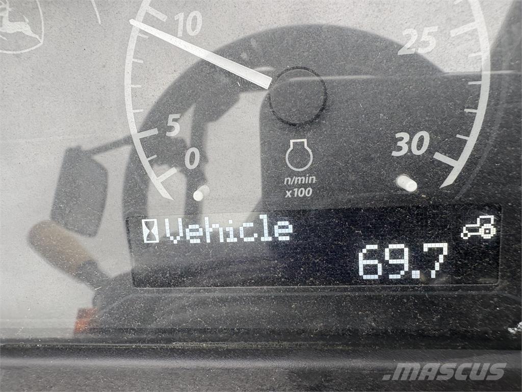 John Deere 4052M 소형 트랙터