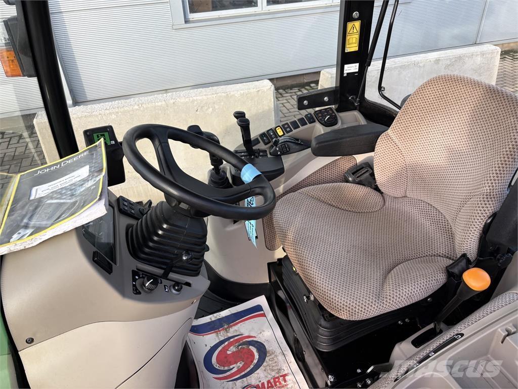 John Deere 4066R 소형 트랙터