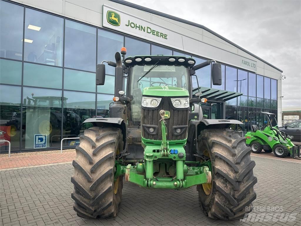 John Deere 6215R 트랙터