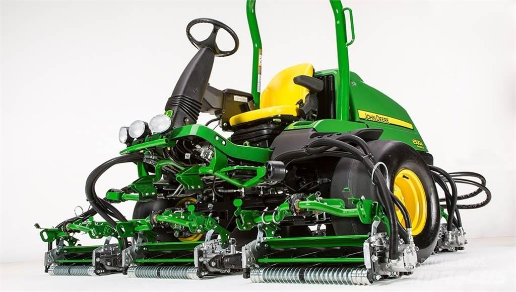 John Deere 6500AE 밀면서 전진하는 잔디깎기