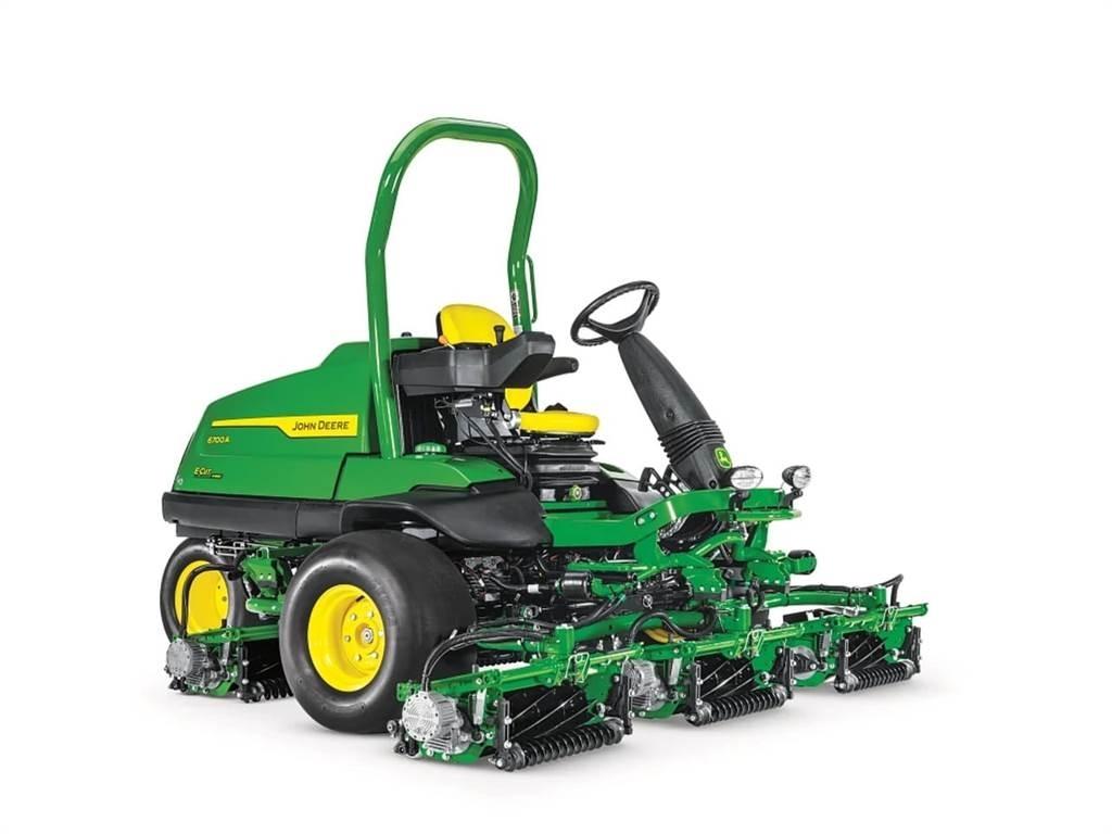 John Deere 6700AE 밀면서 전진하는 잔디깎기