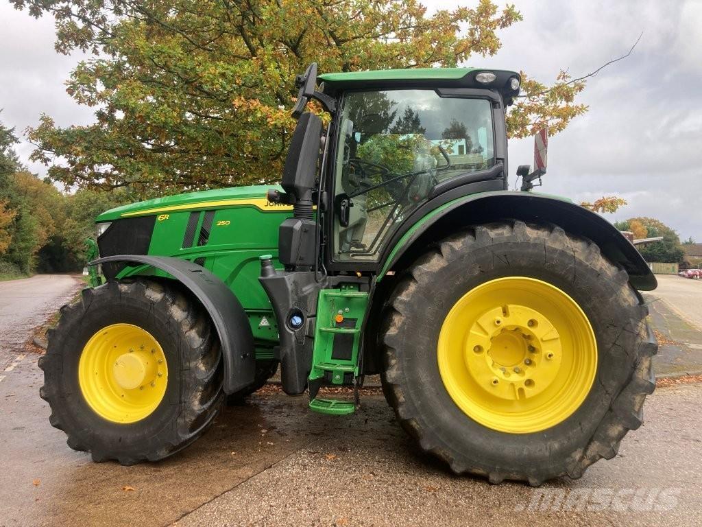 John Deere 6R 250 트랙터