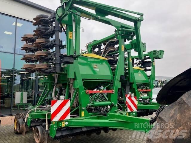 John Deere 750A 드릴
