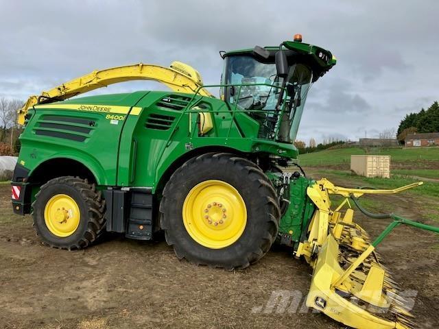 John Deere 8400i 자동 초지기계